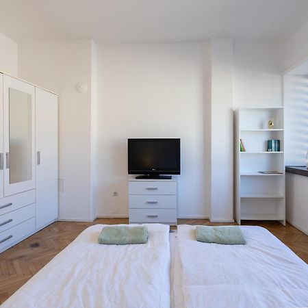 Апартаменти 1Bdr Flat In Center Of Sofia Vitoshka Blvd Екстер'єр фото